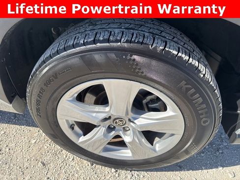 Used 2023 Toyota Highlander LE image 10