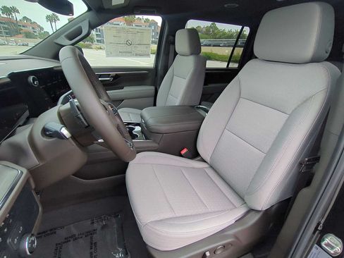New 2026 Chevrolet Suburban LS AWD/4WD image 23
