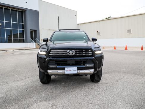 Used 2025 Toyota 4Runner Limited AWD/4WD image 3