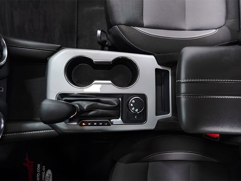 Used 2025 Chevrolet Blazer LT image 17