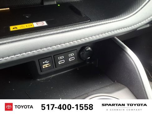 Used 2023 Toyota Highlander XLE image 23