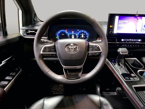 Certified 2025 Toyota Sienna XSE w/ XSE Plus Package AWD/4WD image 6