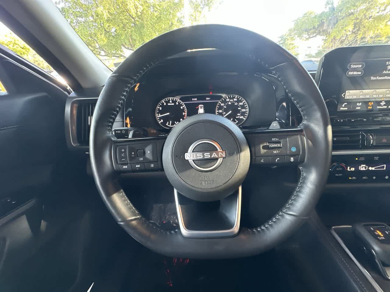 Used 2025 Nissan Pathfinder SL AWD/4WD image 15