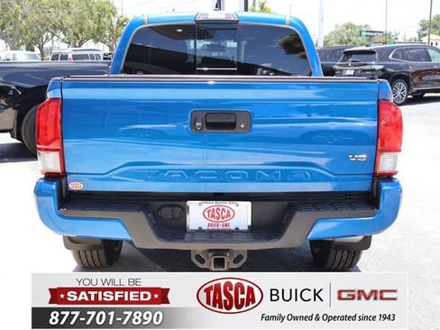 Used 2017 Toyota Tacoma TRD Sport w/ Tow Package (A/T) AWD/4WD image 6