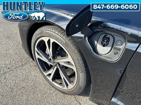 Used 2022 Audi e-tron GT Premium Plus w/ Performance Package AWD/4WD image 8