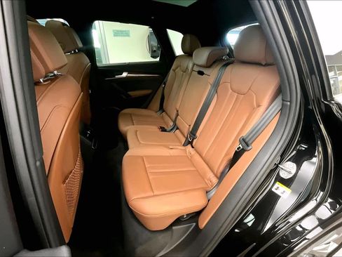 Used 2023 Audi Q5 2.0T Premium Plus w/ Premium Plus Package AWD/4WD image 21