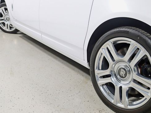 Used 2016 Rolls-Royce Ghost RWD image 14