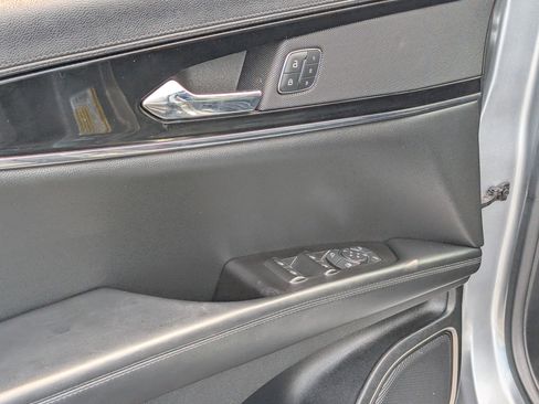 Used 2022 Lincoln Nautilus Reserve image 17