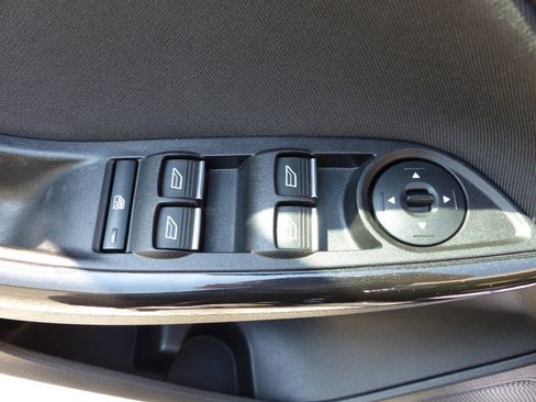 Used 2018 Ford Focus Titanium w/ Titanium Technology Package FWD image 22