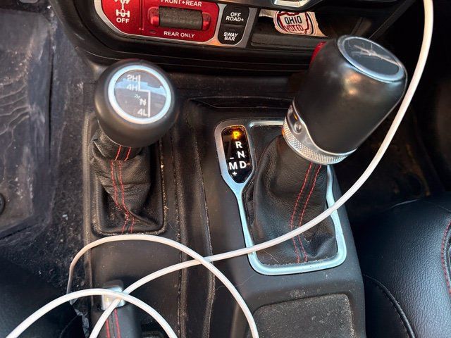 Used 2022 Jeep Gladiator Rubicon w/ LED Lighting Group AWD/4WD image 23