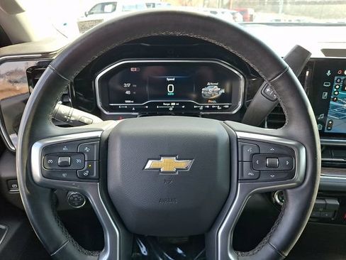 Used 2025 Chevrolet Silverado 2500 LT w/ Convenience Package AWD/4WD image 19
