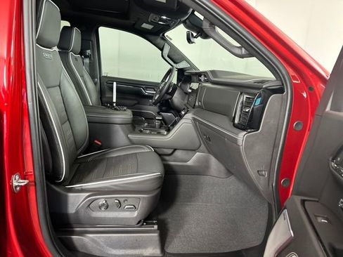 Used 2024 GMC Sierra 1500 AT4X image 29