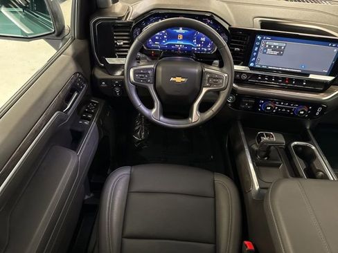 Used 2025 Chevrolet Silverado 1500 LTZ AWD/4WD image 6