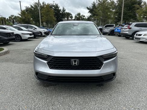 Used 2025 Honda Accord SE image 9