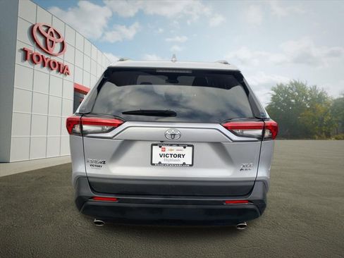Used 2025 Toyota RAV4 XLE AWD/4WD image 4