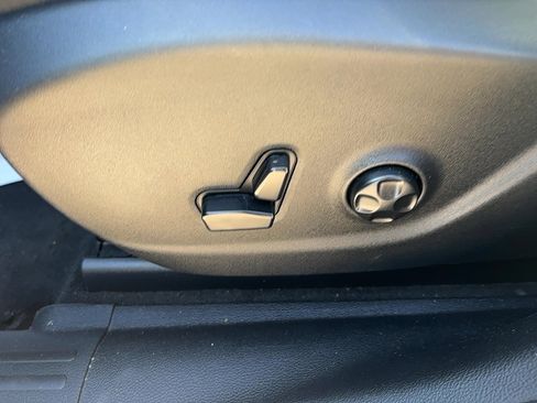 Used 2020 Jeep Cherokee Latitude Plus image 20