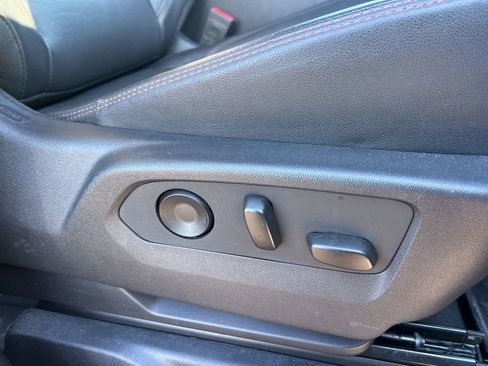 Used 2024 GMC Sierra 2500 AT4 image 8