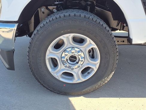 New 2026 Ford F350 XLT w/ FX4 Off-Road Package image 22