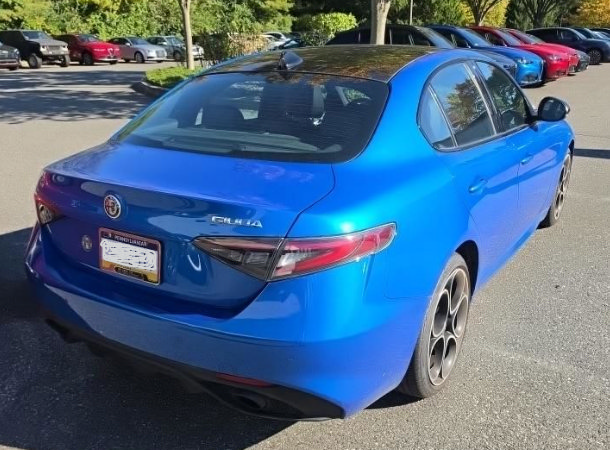 Used 2024 Alfa Romeo Giulia AWD image 17
