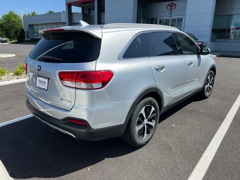 Used 2018 Kia Sorento EX FWD image 7