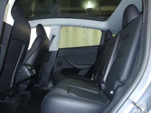 Used 2024 Tesla Model Y Performance image 21