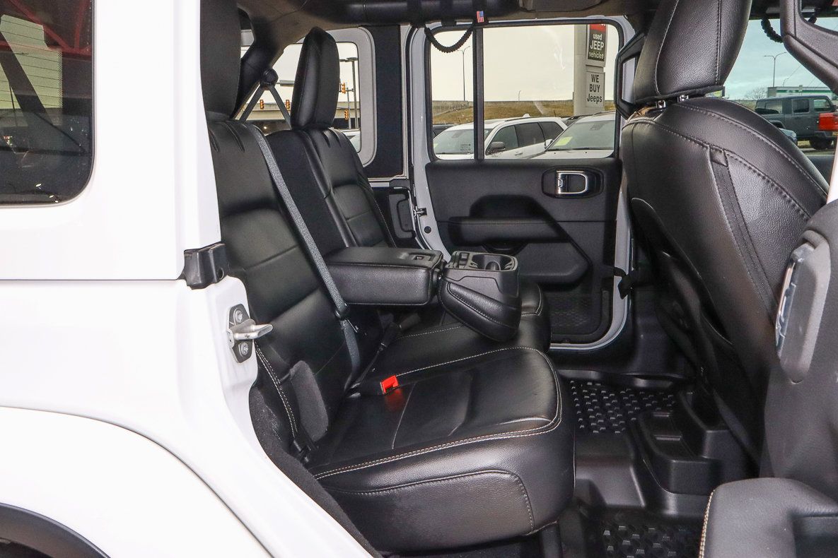 Used 2021 Jeep Wrangler Unlimited Sahara AWD/4WD image 31