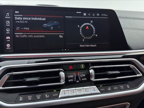 Used 2022 BMW X7 M50i w/ Dynamic Handling Package AWD/4WD image 30