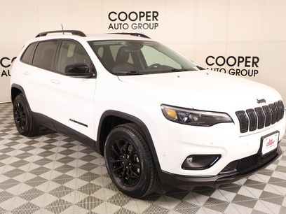 Used 2023 Jeep Cherokee Altitude Lux