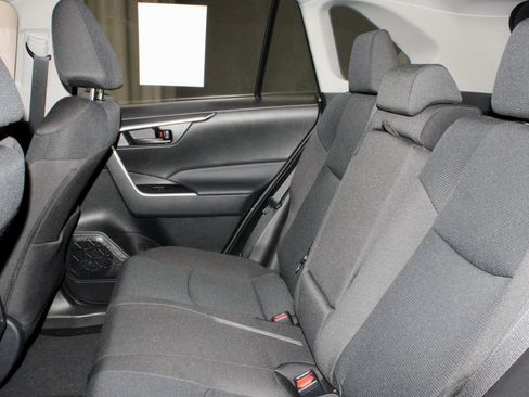 Used 2025 Toyota RAV4 LE AWD/4WD image 21