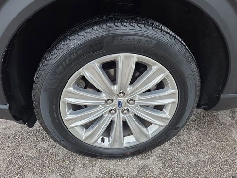 Used 2025 Ford Explorer Platinum w/ LUX Leather Package image 10