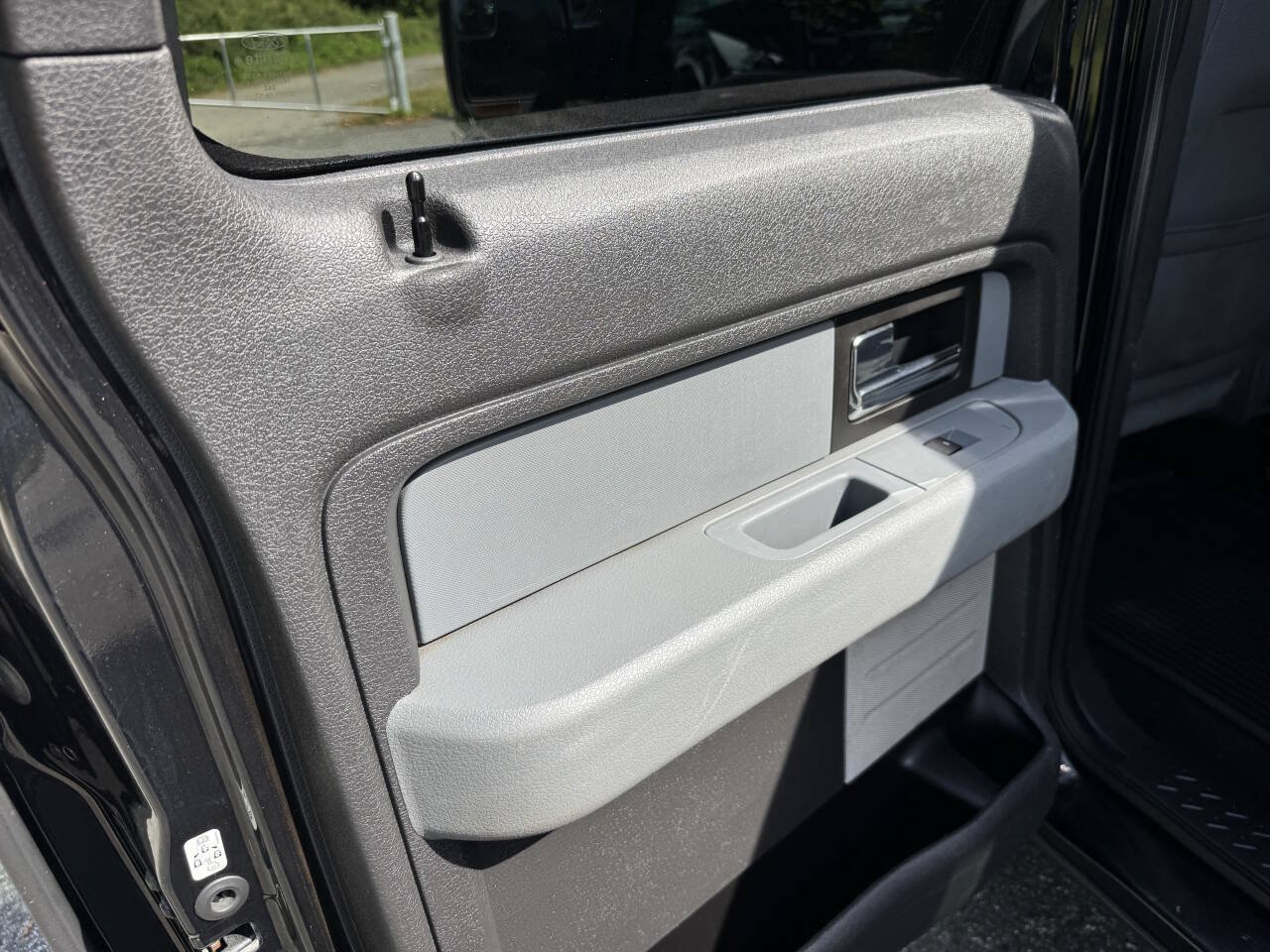 Used 2013 Ford F150 XLT w/ Luxury Equipment Group RWD image 18
