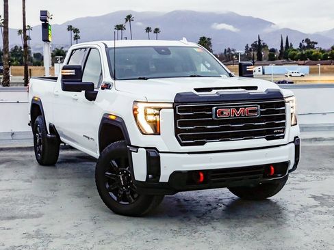 Used 2025 GMC Sierra 2500 AT4 image 60