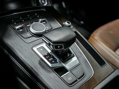 Used 2020 Audi Q5 2.0T Premium w/ Convenience Package AWD/4WD image 30