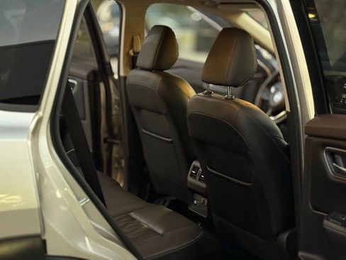 Used 2021 Nissan Rogue Platinum image 30