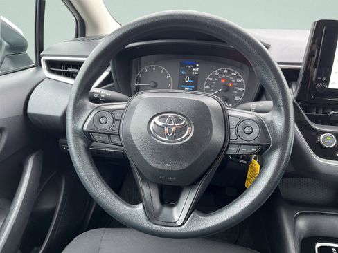 Used 2025 Toyota Corolla LE image 25