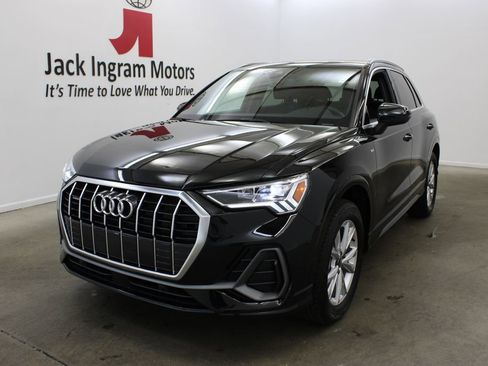 Certified 2025 Audi Q3 2.0T Premium w/ Convenience Package image 2