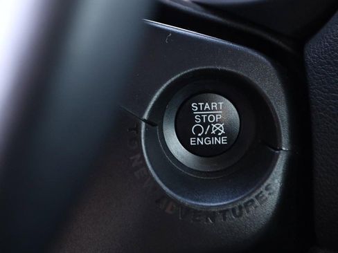 Used 2019 Jeep Renegade Trailhawk w/ Cold Weather Group II image 14