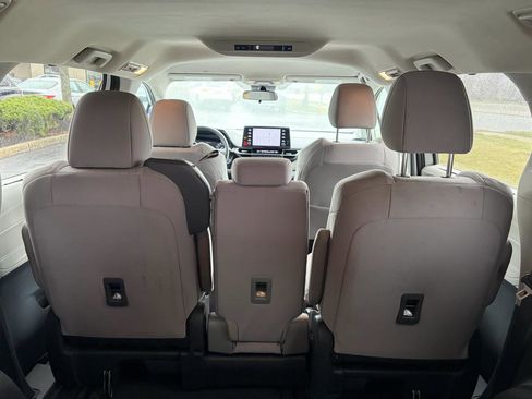 Used 2024 Toyota Sienna LE image 22