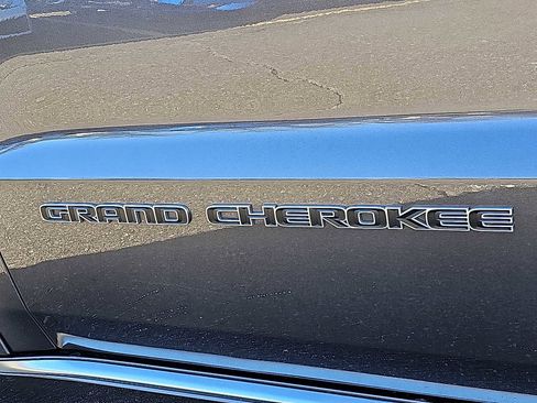 Used 2019 Jeep Grand Cherokee Summit w/ Platinum Series Group image 35