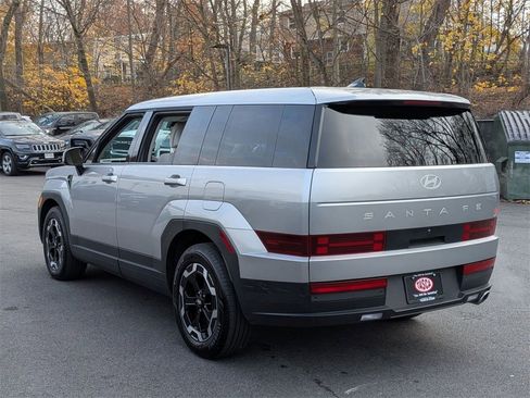 Used 2024 Hyundai Santa Fe SE image 9