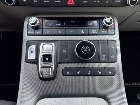 Used 2024 Hyundai Palisade SEL w/ Premium Package image 25