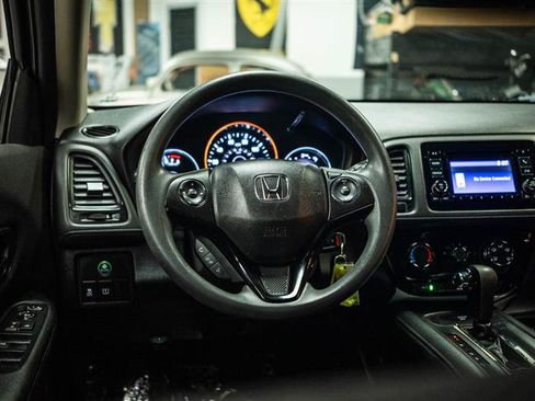Used 2017 Honda HR-V LX image 14