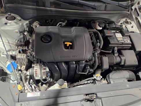 Used 2019 Kia Forte LXS FWD image 9