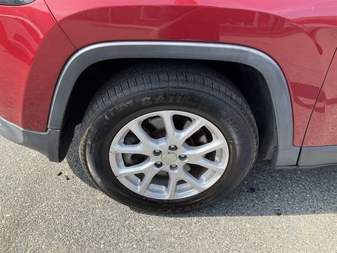 Used 2014 Jeep Cherokee Latitude w/ Comfort/Convenience Group image 11