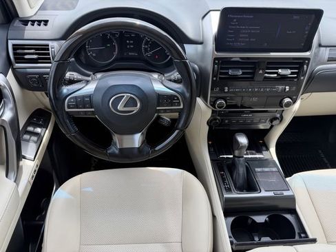 Used 2022 Lexus GX 460 Premium w/ Premium Package AWD/4WD image 11