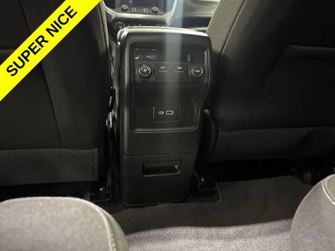 Used 2023 GMC Acadia SLE AWD/4WD image 26