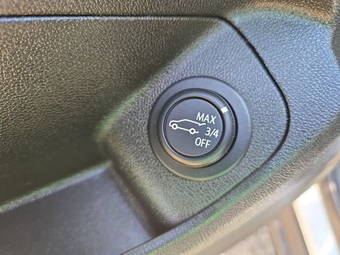 Used 2024 GMC Terrain SLT AWD/4WD image 40