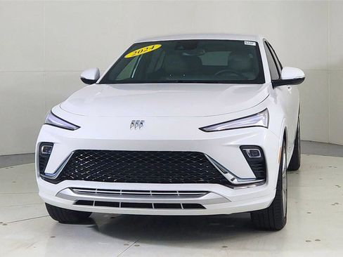 Used 2024 Buick Envista Avenir image 2