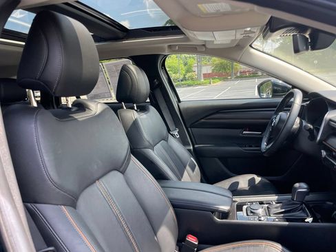 Used 2025 MAZDA CX-50 AWD 2.5 Hybrid w/ Premium Pkg image 32