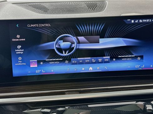 Used 2025 BMW X6 xDrive40i w/ Premium Package AWD/4WD image 17